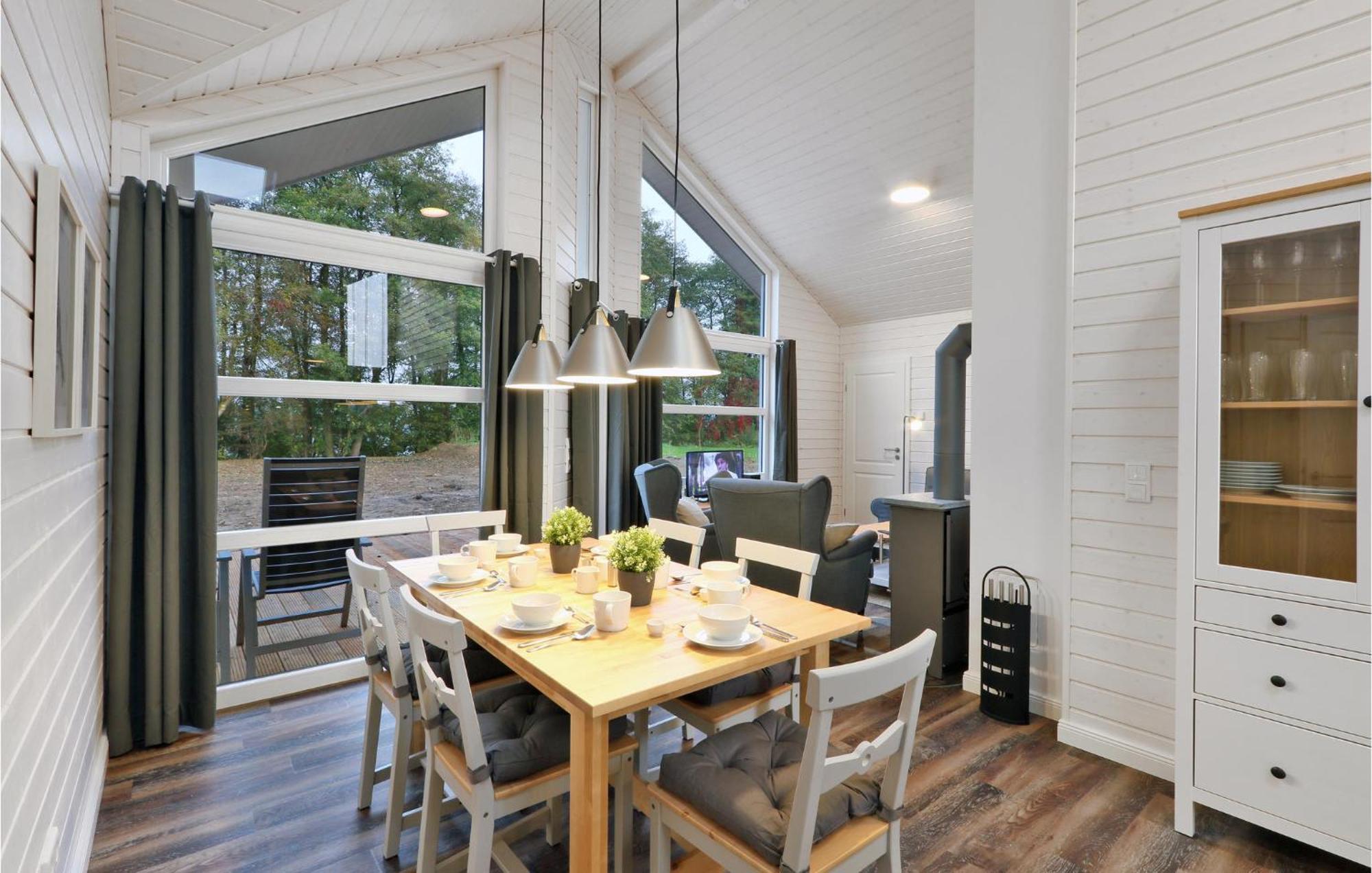 3 Bedroom Stunning Home In Krems Ii-Warderbrueck Gols Exterior photo